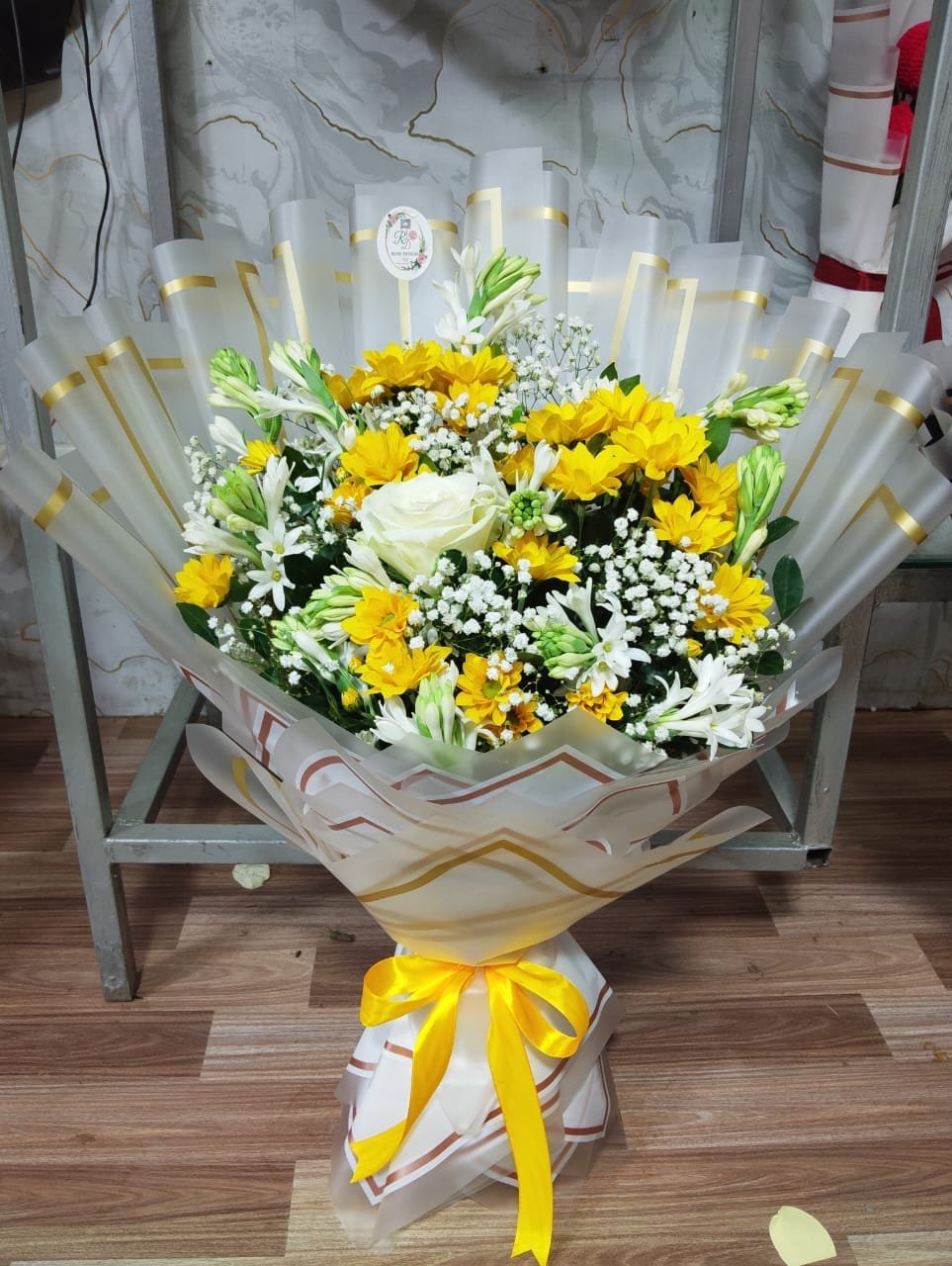 Sunflower Bouquet 2 — Shah G Flowers Lahore